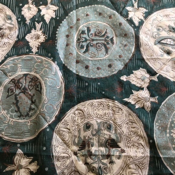 VTG Silk Hand Rolled Scarf European High Middle Ages Royalty Hearts 33X33 Retro - Picture 4 of 7